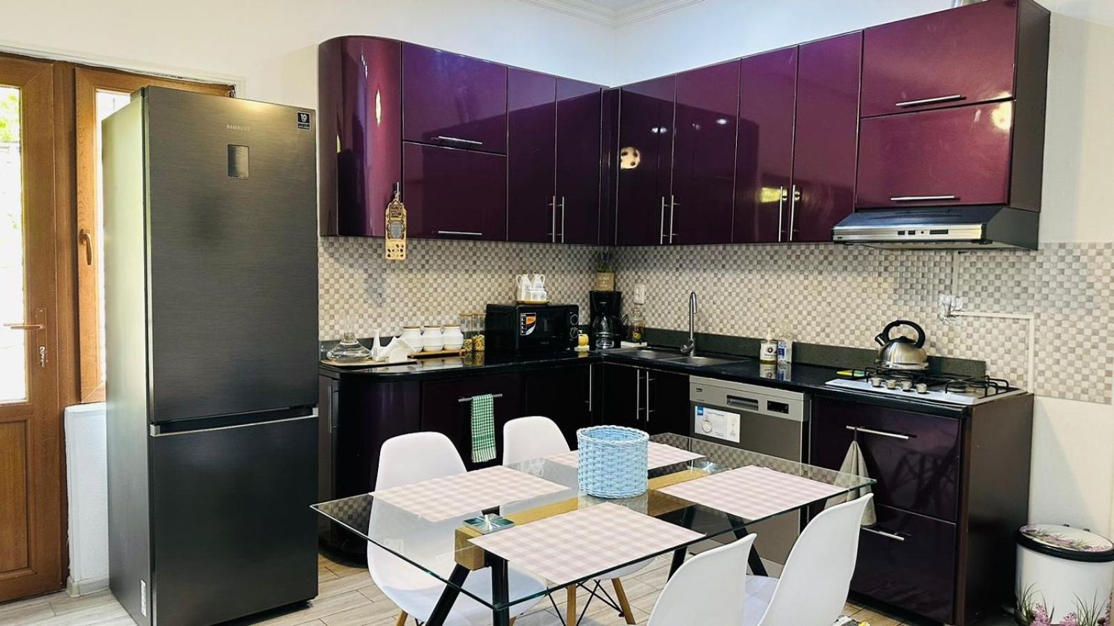 Sweet Apartment In Kutaisi Bagian luar foto