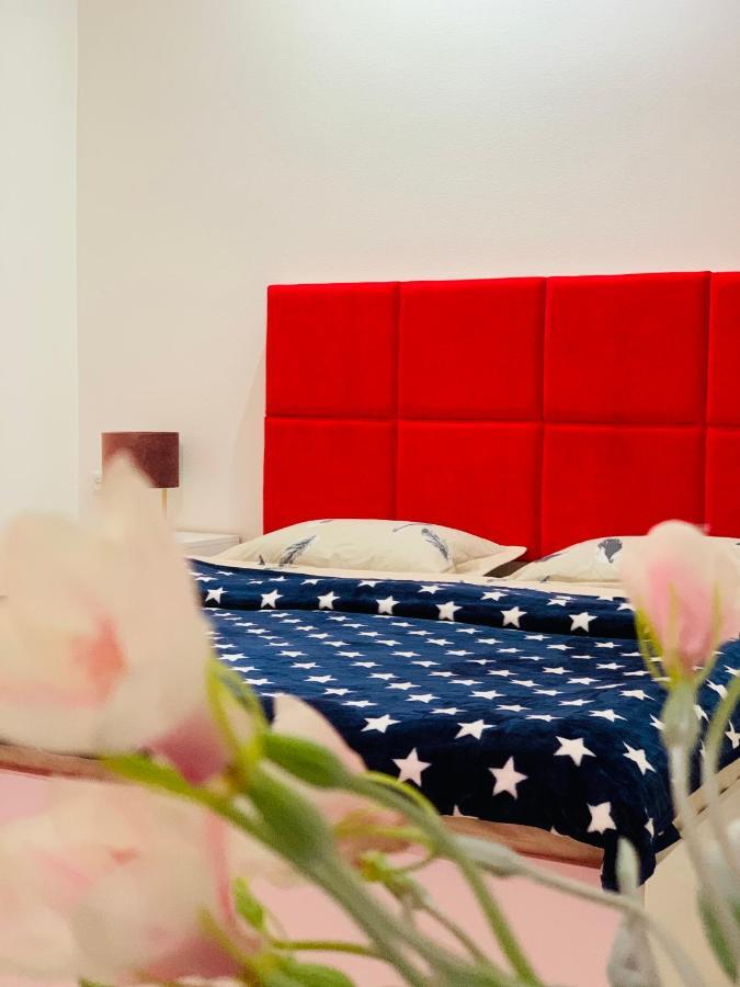 Sweet Apartment In Kutaisi Bagian luar foto