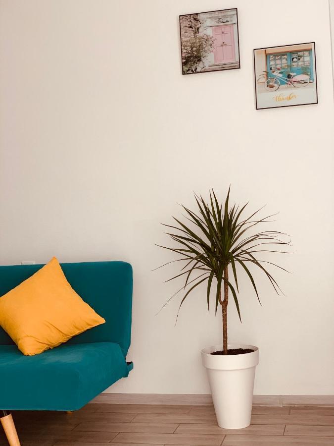 Sweet Apartment In Kutaisi Bagian luar foto