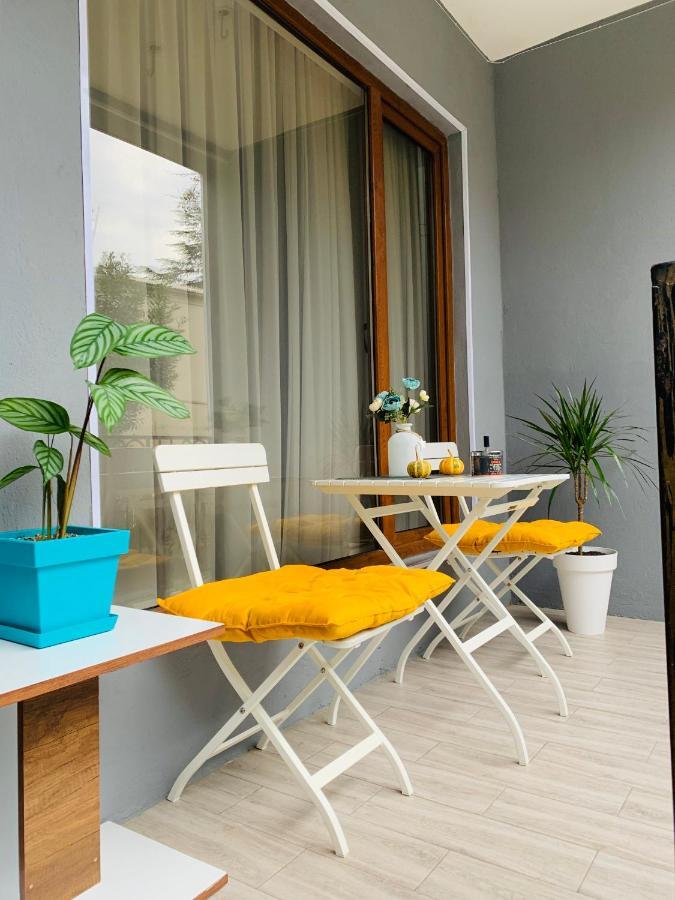 Sweet Apartment In Kutaisi Bagian luar foto