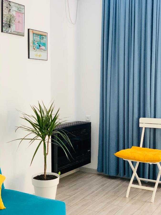 Sweet Apartment In Kutaisi Bagian luar foto