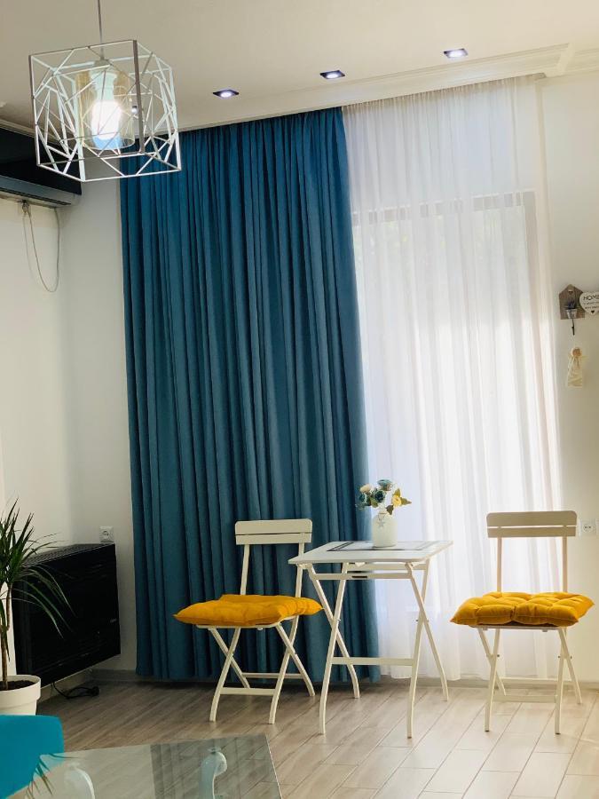Sweet Apartment In Kutaisi Bagian luar foto