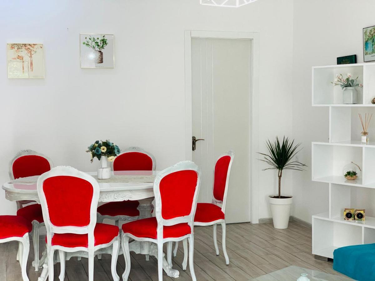 Sweet Apartment In Kutaisi Bagian luar foto